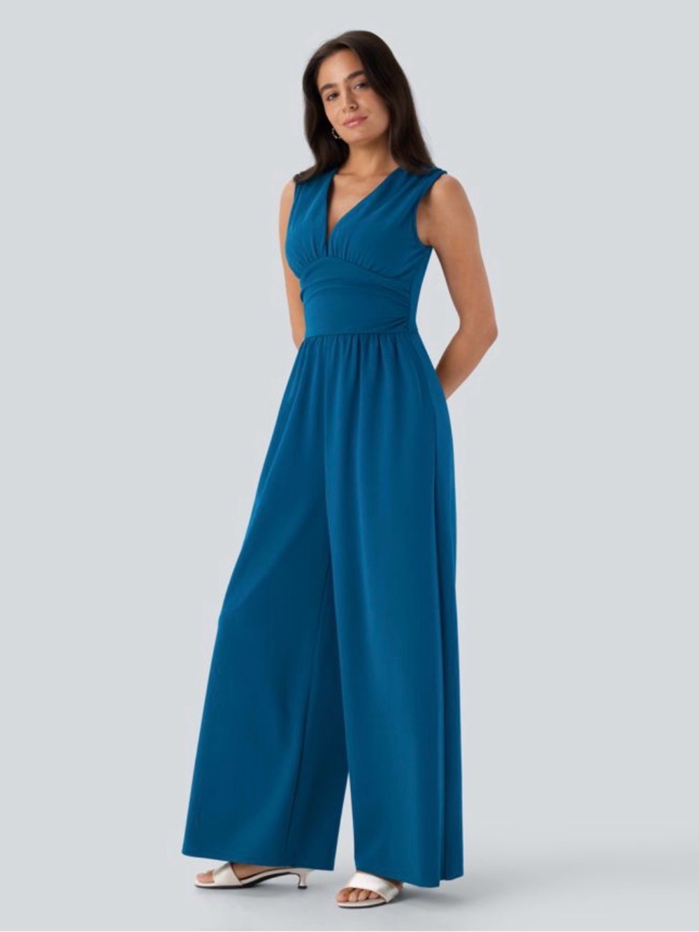 Halara V Neck Sleeveless Ruched Pocket
Jumpsuit-Easy Peezy Pockets Size L Regul